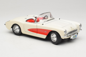 Chevrolet Corvette C1 Blanc & Rouge Bburago 1:18 3024-M3 Métal Moulé — image 6 sur 8