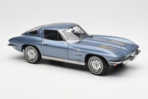 Chevrolet Corvette C2 Gris Bleu Métallique AUTOart 1:18 71182 Métal Moulé — image 6 sur 8