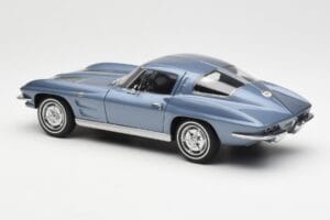 Chevrolet Corvette C2 Gris Bleu Métallique AUTOart 1:18 71182 Métal Moulé — image 7 sur 8