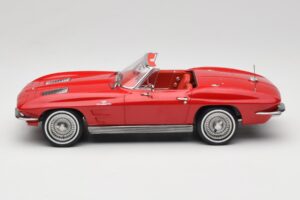 Chevrolet Corvette C2 Sting Ray Cabriolet Riverside Red Norev 1:18 189056 Métal Moulé — image 3 sur 6