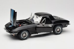 Chevrolet Corvette C2 Noir American Muscle 1:18 AMM1099/06 Métal Moulé — image 2 sur 8
