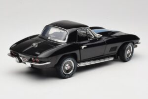 Chevrolet Corvette C2 Noir American Muscle 1:18 AMM1099/06 Métal Moulé — image 3 sur 8