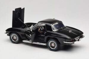 Chevrolet Corvette C2 Noir American Muscle 1:18 AMM1099/06 Métal Moulé — image 5 sur 8