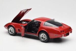 Chevrolet Corvette C3 Rouge UT Models 1:18 21073 Métal Moulé — image 5 sur 8