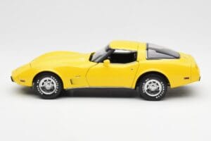 Chevrolet Corvette C3 Jaune UT Models 1:18 21074 Métal Moulé — image 4 sur 8
