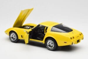 Chevrolet Corvette C3 Jaune UT Models 1:18 21074 Métal Moulé — image 5 sur 8