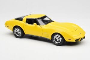Chevrolet Corvette C3 Jaune UT Models 1:18 21074 Métal Moulé — image 6 sur 8