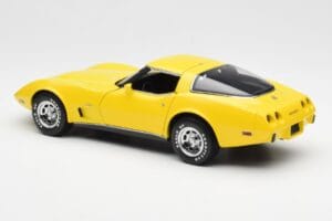 Chevrolet Corvette C3 Jaune UT Models 1:18 21074 Métal Moulé — image 7 sur 8