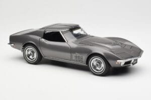 Chevrolet Corvette C3 Spider Laguna Gris Métallique AUTOart 1:18 71173 Métal Moulé — image 6 sur 8