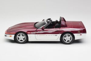 Chevrolet Corvette C4 Indy 500 Pace Car Maisto 1:18 56011 Métal Moulé — image 4 sur 8