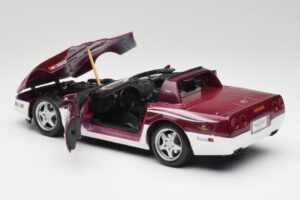 Chevrolet Corvette C4 Indy 500 Pace Car Maisto 1:18 56011 Métal Moulé — image 5 sur 8