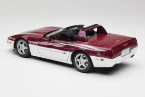 Chevrolet Corvette C4 Indy 500 Pace Car Maisto 1:18 56011 Métal Moulé — image 7 sur 8