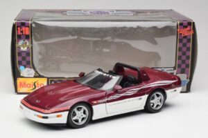 Chevrolet Corvette C4 Indy 500 Pace Car Maisto 1:18 56011 Métal Moulé — image 8 sur 8