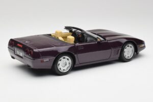 Chevrolet Corvette C4 LT4 Cabriolet Violet Métallisé Maisto 1:18 50277 Métal Moulé — image 3 sur 8