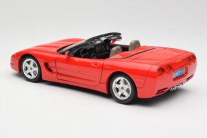 Chevrolet Corvette C5 Cabriolet Rouge Bburago 1:18 3076 Métal Moulé — image 7 sur 8