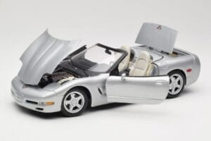 Chevrolet Corvette C5 Cabriolet Argent Maisto 1:18 50317 Métal Moulé — image 2 sur 8