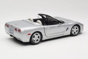 Chevrolet Corvette C5 Cabriolet Argent Maisto 1:18 50317 Métal Moulé — image 3 sur 8