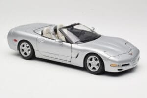 Chevrolet Corvette C5 Cabriolet Argent Maisto 1:18 50317 Métal Moulé — image 6 sur 8