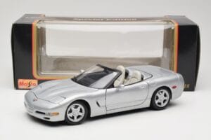 Chevrolet Corvette C5 Cabriolet Argent Maisto 1:18 50317 Métal Moulé — image 8 sur 8