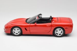 Chevrolet Corvette C5 Cabriolet Torch Rouge Maisto 1:18 50318 Métal Moulé — image 4 sur 8