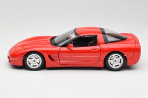 Chevrolet Corvette C5 Rouge Bburago 1:18 3066 Métal Moulé — image 4 sur 8