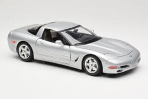 Chevrolet Corvette C5 Argent Bburago 1:18 3056 Métal Moulé — image 6 sur 8