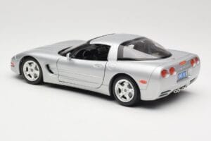 Chevrolet Corvette C5 Argent Bburago 1:18 3056 Métal Moulé — image 7 sur 8