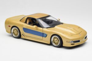 Chevrolet Corvette C5 Guldstrand Signature Edition Or Maisto 1:18 31657 Métal Moulé — image 6 sur 8