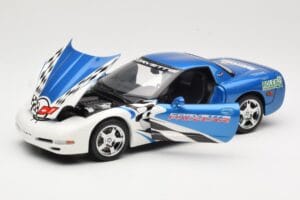 Chevrolet Corvette C5 Pace Car Rolex 24 at Daytona 1999 UT Models 1:18 39944 Métal Moulé — image 2 sur 8