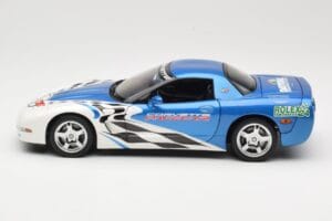 Chevrolet Corvette C5 Pace Car Rolex 24 at Daytona 1999 UT Models 1:18 39944 Métal Moulé — image 4 sur 8