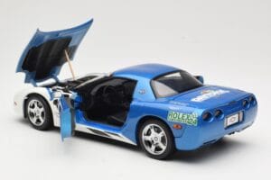 Chevrolet Corvette C5 Pace Car Rolex 24 at Daytona 1999 UT Models 1:18 39944 Métal Moulé — image 5 sur 8