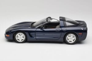 Chevrolet Corvette C5 Nassau Bleu Bburago 1:18 30166 Métal Moulé — image 4 sur 8