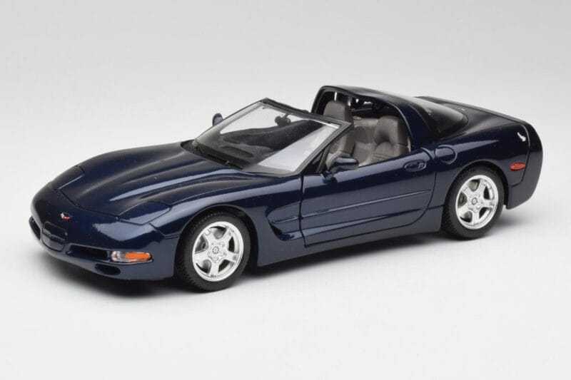 Chevrolet Corvette C5 Nassau Bleu Bburago 1:18 30166 Métal Moulé