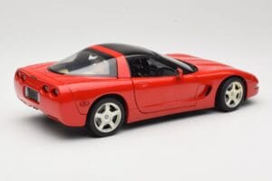 Chevrolet Corvette C5 Targa Rouge UT Models 1:18 21001 Métal Moulé — image 3 sur 8