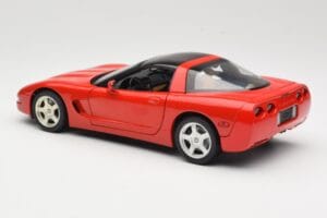 Chevrolet Corvette C5 Targa Rouge UT Models 1:18 21001 Métal Moulé — image 7 sur 8