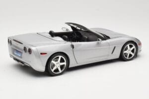 Chevrolet Corvette C6 Cabriolet Argent Hot Wheels 1:18 B6052 Métal Moulé — image 3 sur 8