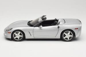 Chevrolet Corvette C6 Cabriolet Argent Hot Wheels 1:18 B6052 Métal Moulé — image 4 sur 8