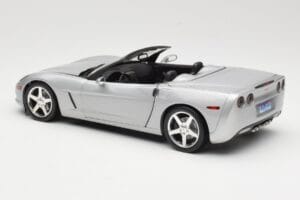 Chevrolet Corvette C6 Cabriolet Argent Hot Wheels 1:18 B6052 Métal Moulé — image 7 sur 8