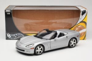 Chevrolet Corvette C6 Cabriolet Argent Hot Wheels 1:18 B6052 Métal Moulé — image 8 sur 8