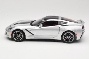 Chevrolet Corvette C7 Argent Maisto 1:18 38132 Métal Moulé — image 4 sur 8