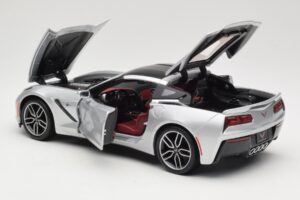 Chevrolet Corvette C7 Argent Maisto 1:18 38132 Métal Moulé — image 5 sur 8