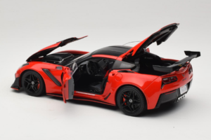 Chevrolet Corvette C7 ZR1 Torch Red IXO 1:18 18RDC243-FO Métal Moulé — image 5 sur 8