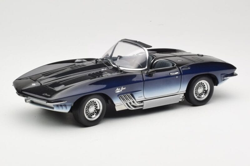 Chevrolet Corvette Mako Shark Bleu Foncé UT Models 1:18 21061 Métal Moulé