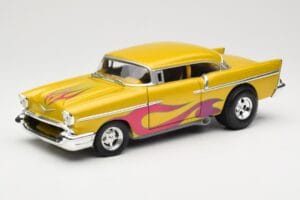 Chevrolet Custom Jaune avec Flamme Hot Wheels 1:18 21356 Métal Moulé