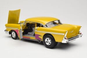 Chevrolet Custom Jaune avec Flamme Hot Wheels 1:18 21356 Métal Moulé — image 5 sur 8