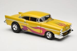 Chevrolet Custom Jaune avec Flamme Hot Wheels 1:18 21356 Métal Moulé — image 6 sur 8