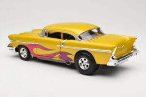 Chevrolet Custom Jaune avec Flamme Hot Wheels 1:18 21356 Métal Moulé — image 7 sur 8
