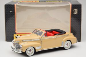 Chevrolet Deluxe Cabriolet Beige Eagle Collectibles 1:18 3022518 Métal Moulé — image 8 sur 8