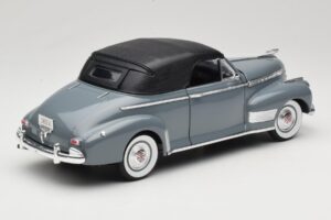 Chevrolet Deluxe Cabriolet Avec Capote Souple Gris Eagles Race 1:18 7497276 Métal Moulé — image 3 sur 8