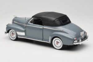 Chevrolet Deluxe Cabriolet Avec Capote Souple Gris Eagles Race 1:18 7497276 Métal Moulé — image 7 sur 8